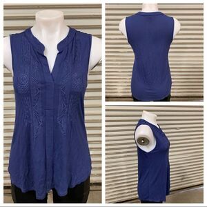 🛍️Cable & Guage sleeveless top w/geometric design